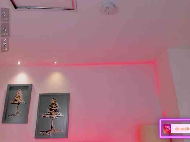 MaddisonCollins webcam