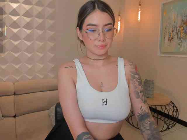 MaddisonCollins webcam
