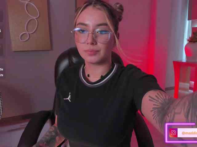 MaddisonCollins webcam