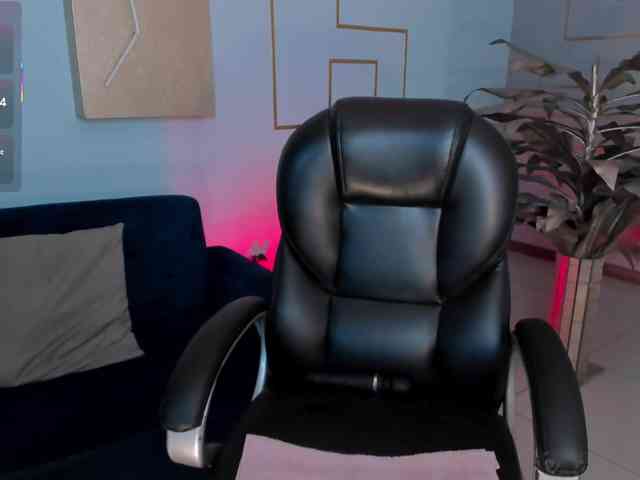MaddisonCollins webcam
