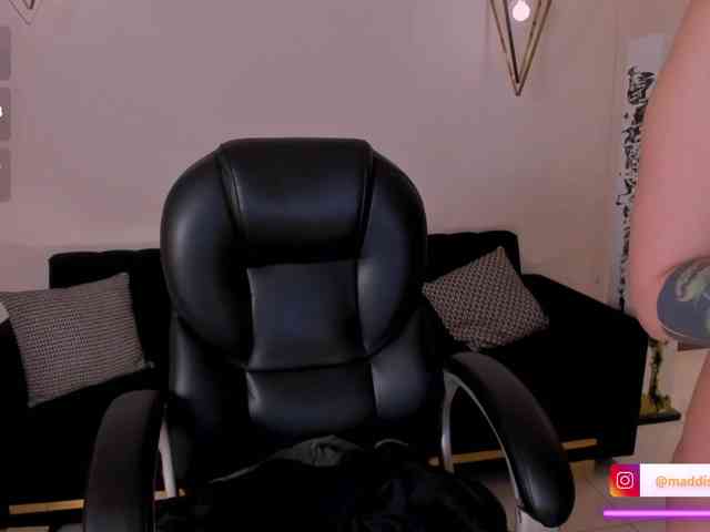 MaddisonCollins webcam