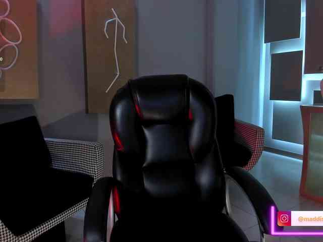 MaddisonCollins webcam