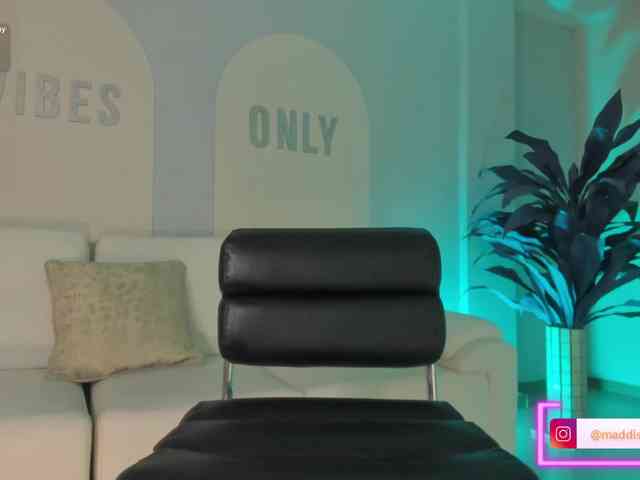 MaddisonCollins webcam