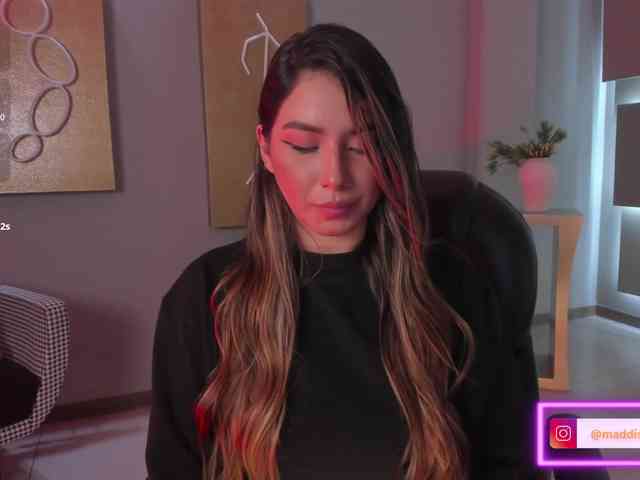 MaddisonCollins webcam