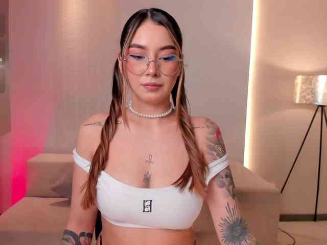 MaddisonCollins MaddisonCollins