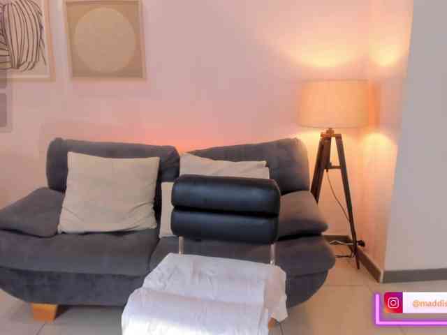 MaddisonCollins webcam