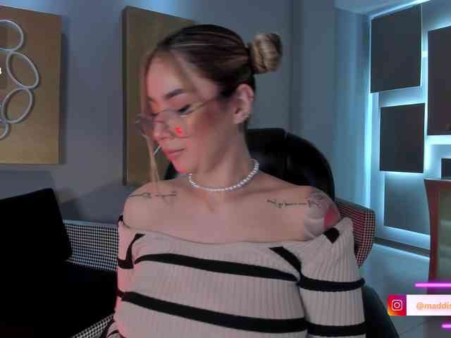 MaddisonCollins webcam