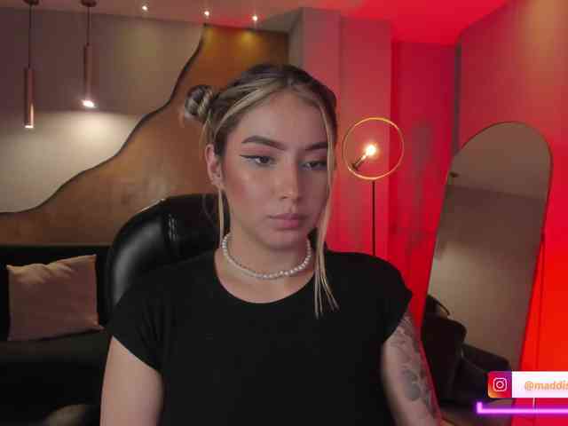 MaddisonCollins webcam