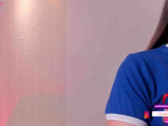 MaddisonCollins webcam