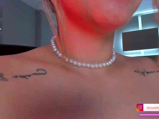 MaddisonCollins webcam