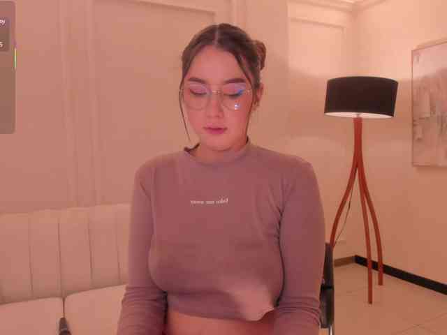 MaddisonCollins webcam