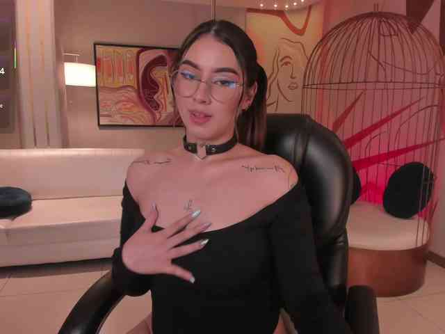 MaddisonCollins webcam