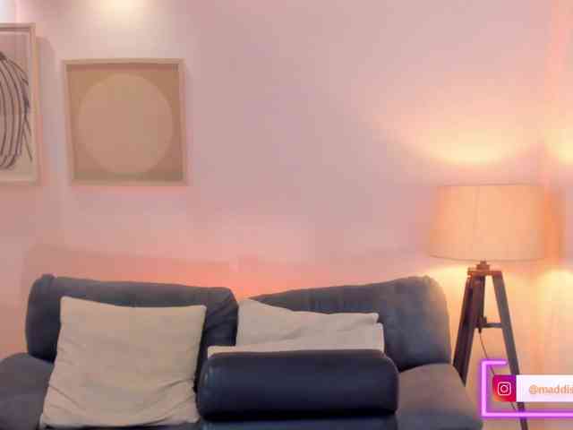 MaddisonCollins webcam