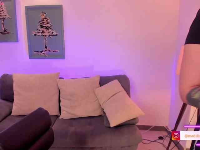 MaddisonCollins webcam