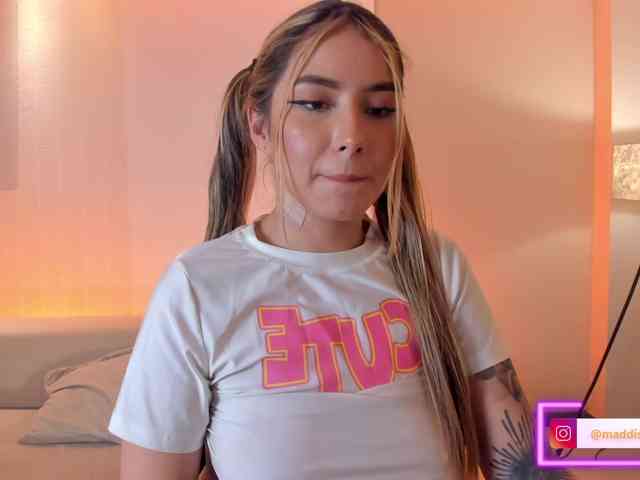 MaddisonCollins MaddisonCollins