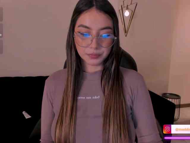 MaddisonCollins webcam