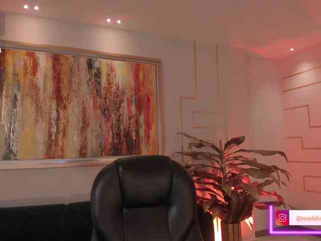 MaddisonCollins webcam