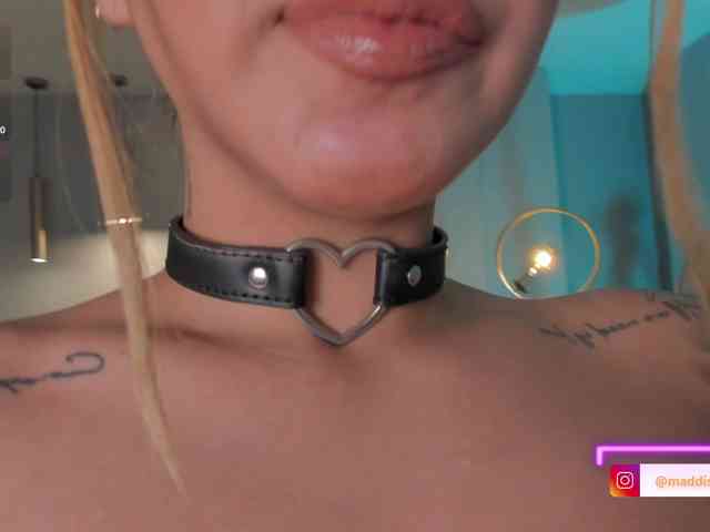 MaddisonCollins webcam