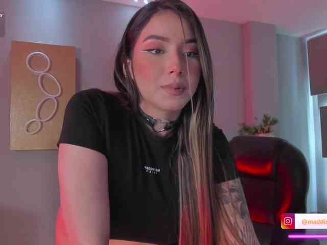 MaddisonCollins webcam