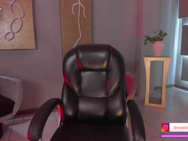 MaddisonCollins webcam