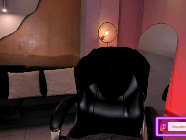 MaddisonCollins MaddisonCollins