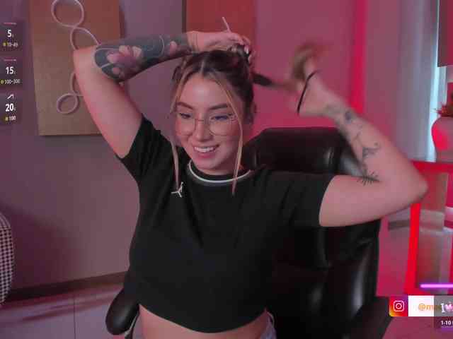 MaddisonCollins webcam