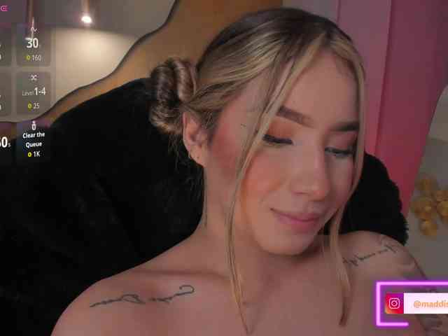 MaddisonCollins webcam