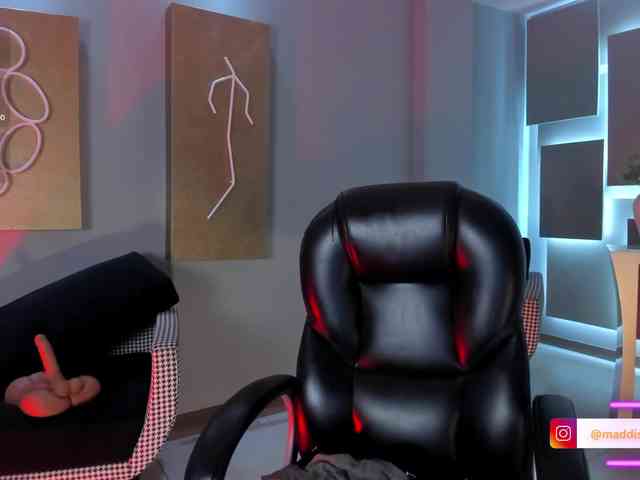 MaddisonCollins MaddisonCollins