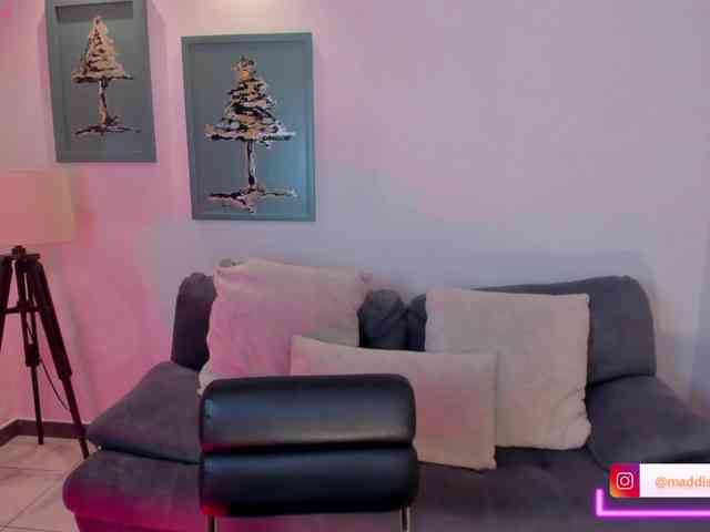 MaddisonCollins webcam