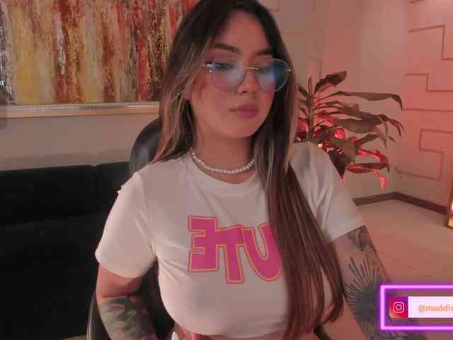 MaddisonCollins webcam