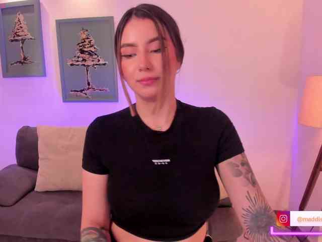 MaddisonCollins webcam