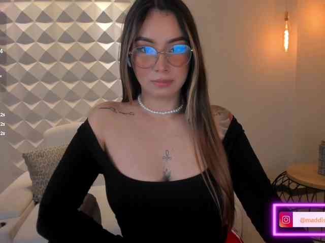 MaddisonCollins webcam