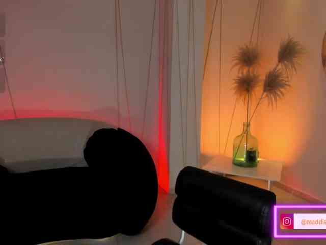 MaddisonCollins webcam