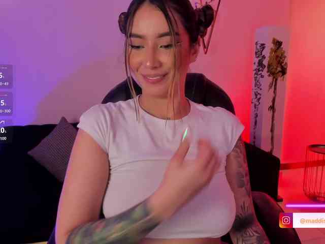 MaddisonCollins webcam