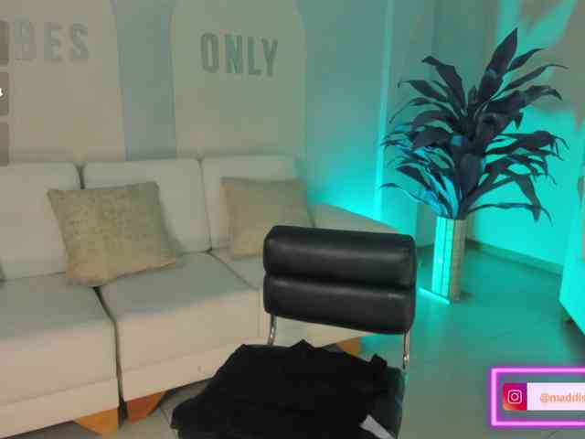 MaddisonCollins webcam