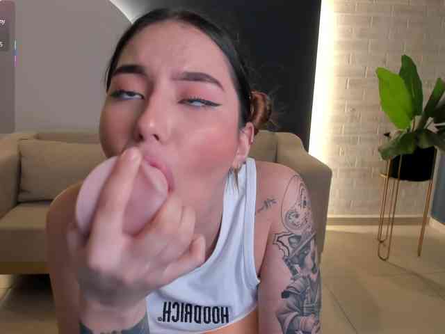 MaddisonCollins webcam