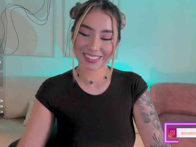 MaddisonCollins webcam