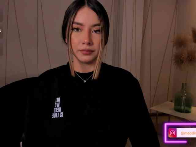 MaddisonCollins MaddisonCollins