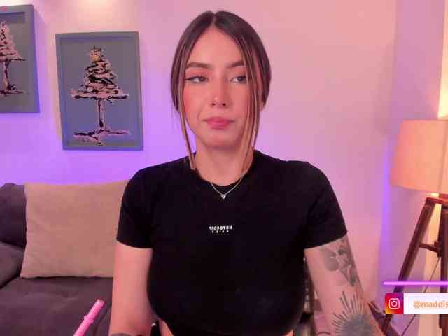 MaddisonCollins webcam