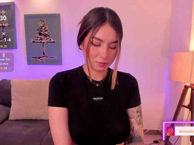 MaddisonCollins webcam