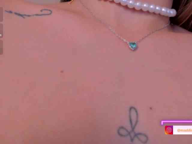 MaddisonCollins webcam
