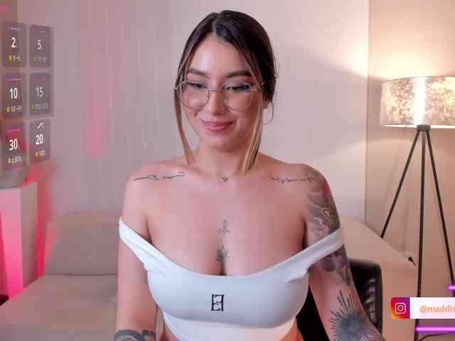 MaddisonCollins webcam