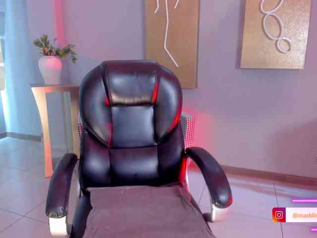 MaddisonCollins webcam