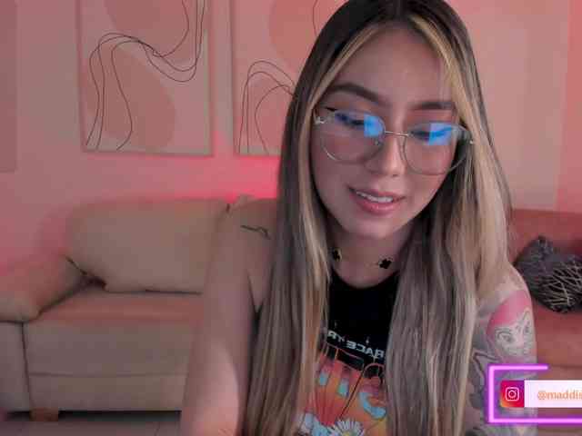 MaddisonCollins webcam