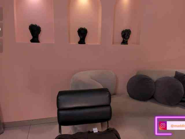 MaddisonCollins webcam