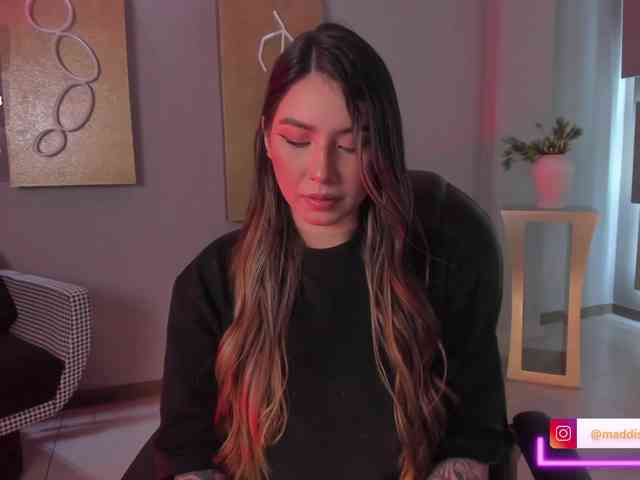 MaddisonCollins webcam
