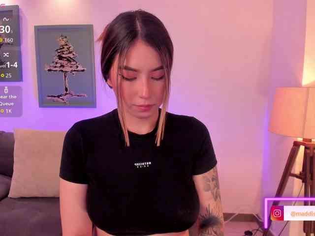 MaddisonCollins webcam