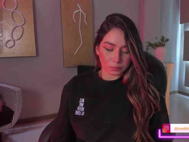 MaddisonCollins webcam