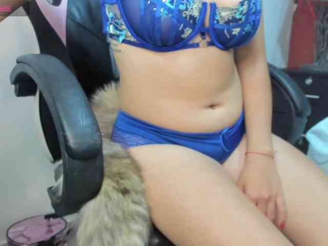 zoe-williams1 webcam
