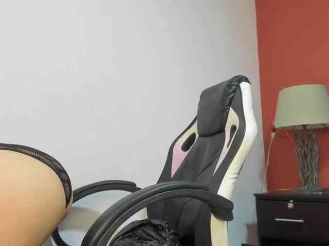 zoe-williams1 webcam